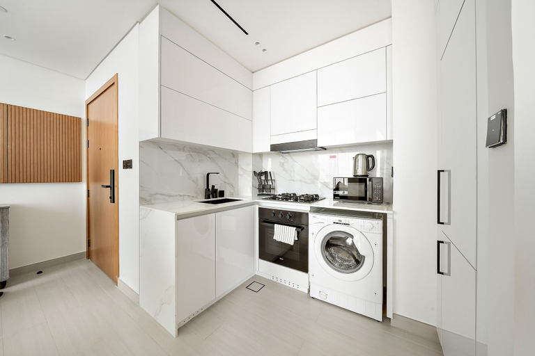 Room 4, Binghatti House - 3207 1BD, Dubai