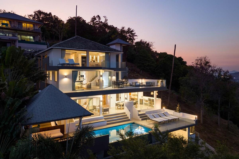 Exterior & Views