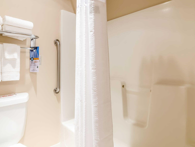 Bathroom 4, Quality Inn Alliance, Box Butte