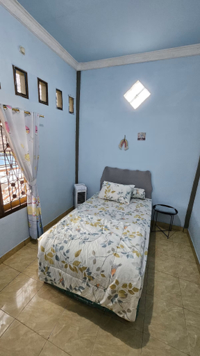 Others 3, Rumah 4 kamar w/150 Mbps & Home Theater, Palembang