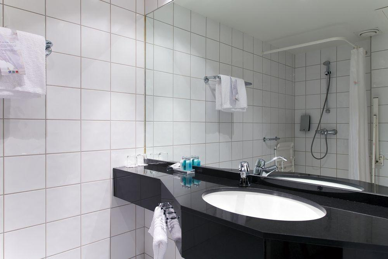 Bathroom 5, Home Hotel Aurora, Tromsø