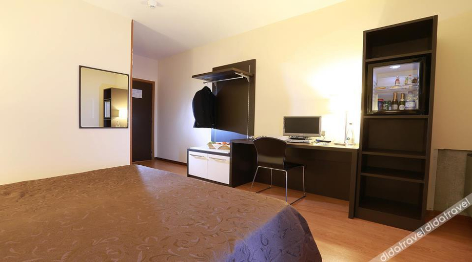 Bedroom 2, Tiby Hotel, Modena