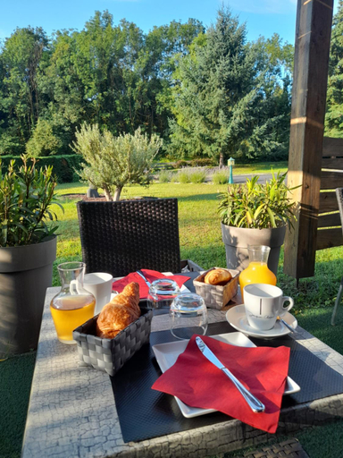 Food & Drinks 4, Hotel de l'Ile d'Amour, Haute-Loire