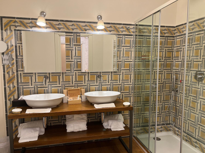 Bathroom 8