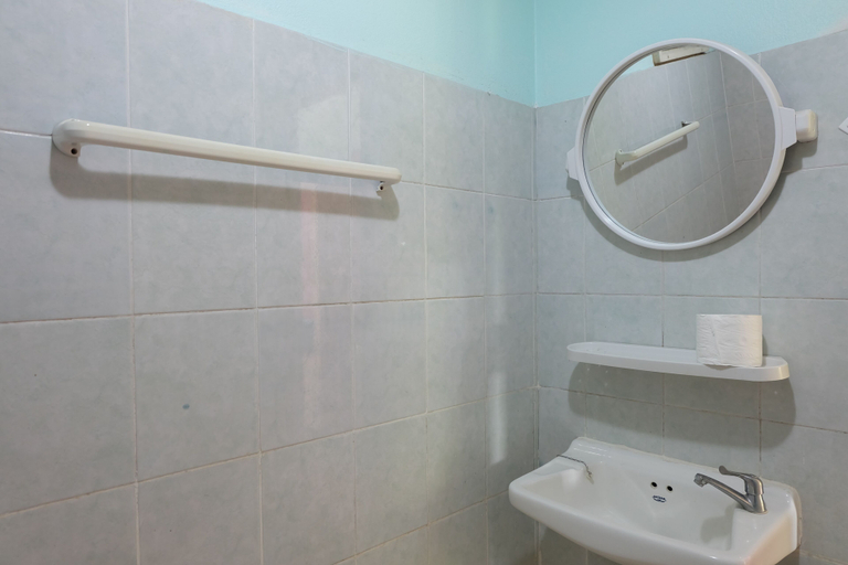 Bathroom 4, POP 75429 101 Place Navanakorn, Khlong Luang