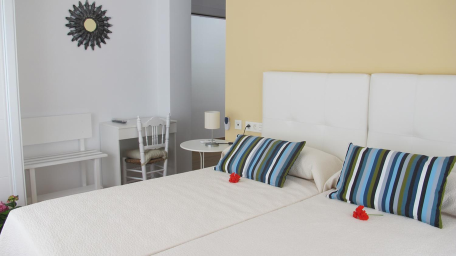 Bedroom, Hostal Onteniente, Granada