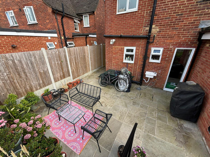 Others 3, Luxurious Shared Home - Self Check-In, Free Street Parking, Hertfordshire