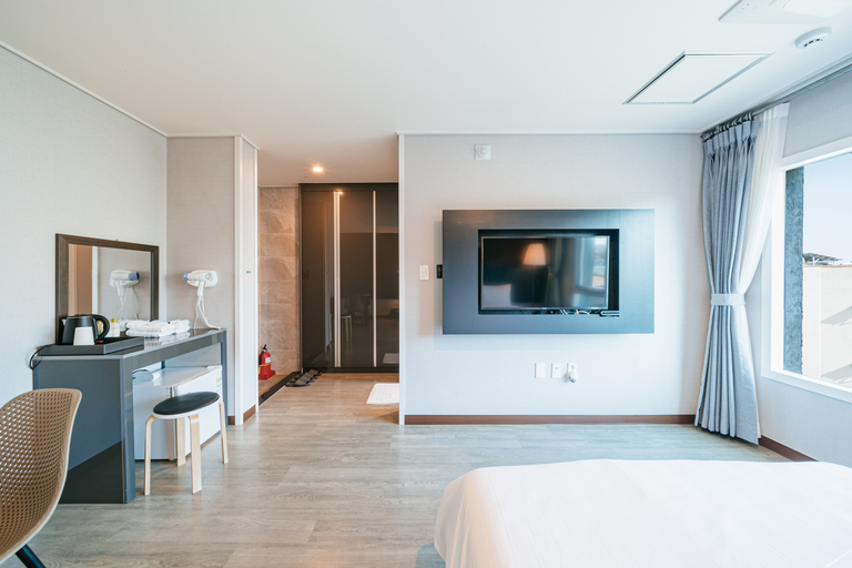 Bedroom 2, Seogwipo Jin, Seogwipo