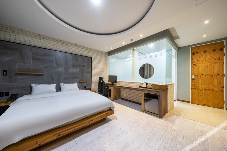 Bedroom 4, Jeongeup Labe Hotel, Jeongeup