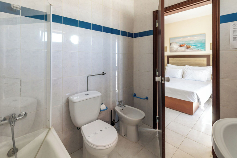 Bathroom 4, Bela Ria Stay & Sushi., Olhão