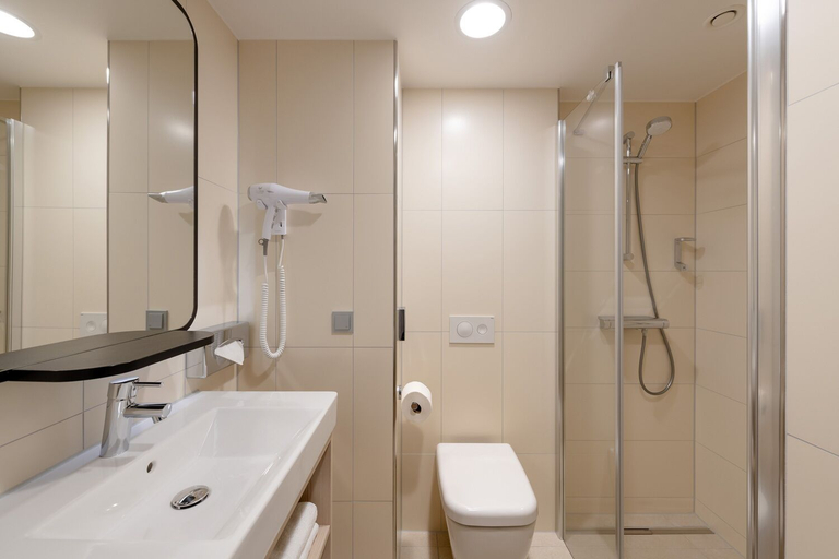 Bathroom 3, Hotel Am Schwedenkai Kiel, Kiel