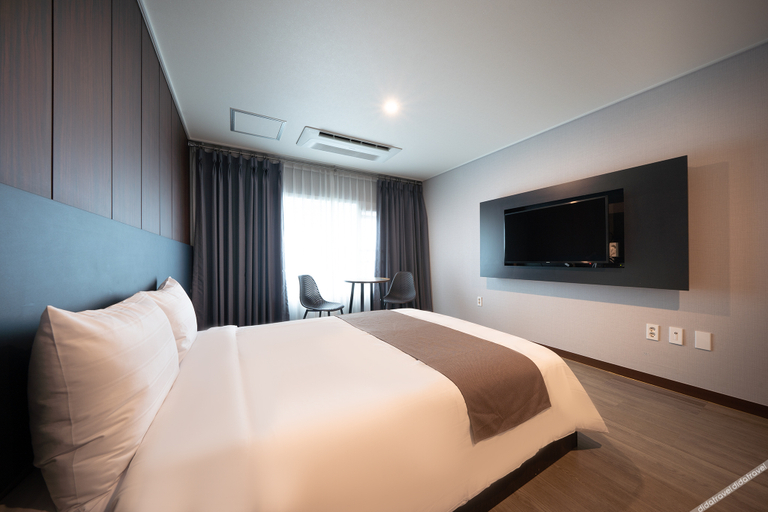 Bedroom 1, Seogwipo Jin, Seogwipo