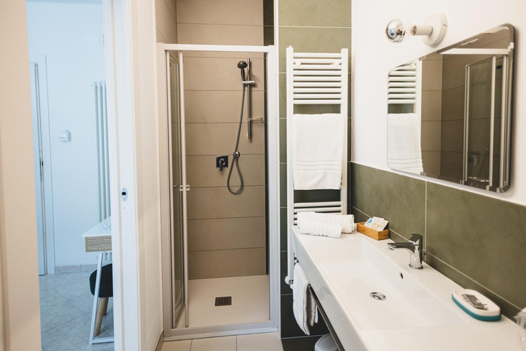 Bathroom 3, Piazza Verdi B&B, Chieti