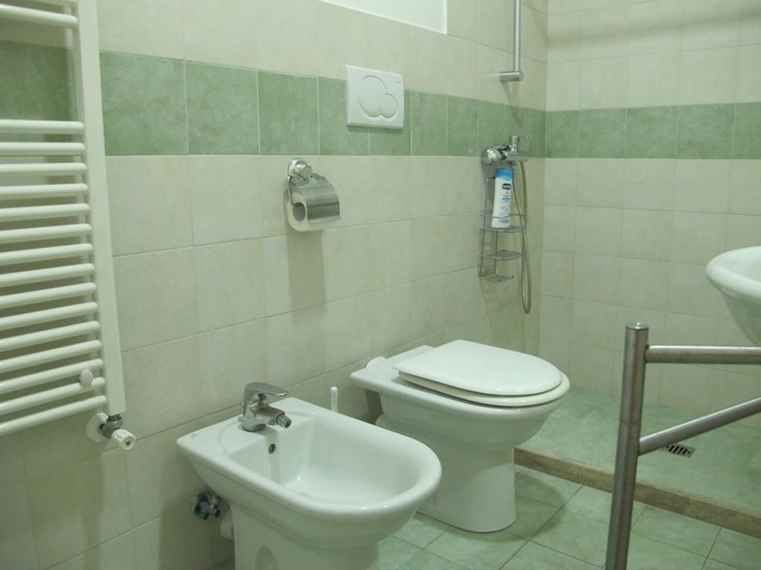 Bathroom 5, BnB 95mo, Lecce