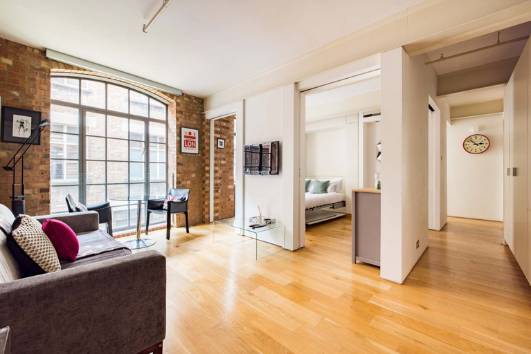 Room 4, Central Soho Loft With A C Concierge, London