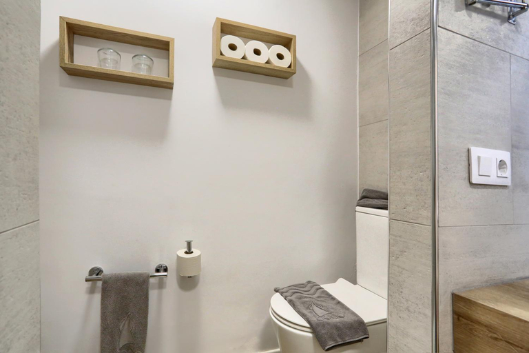 Bathroom 2, Atalaya De Jandia Apartment, Las Palmas