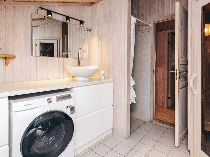 Bathroom 3, 4 Star Holiday Home in Hjorring, Hjørring