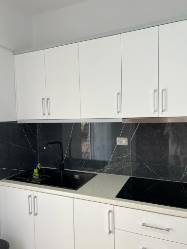 Others 5, Ohana Apartament, Sarandës