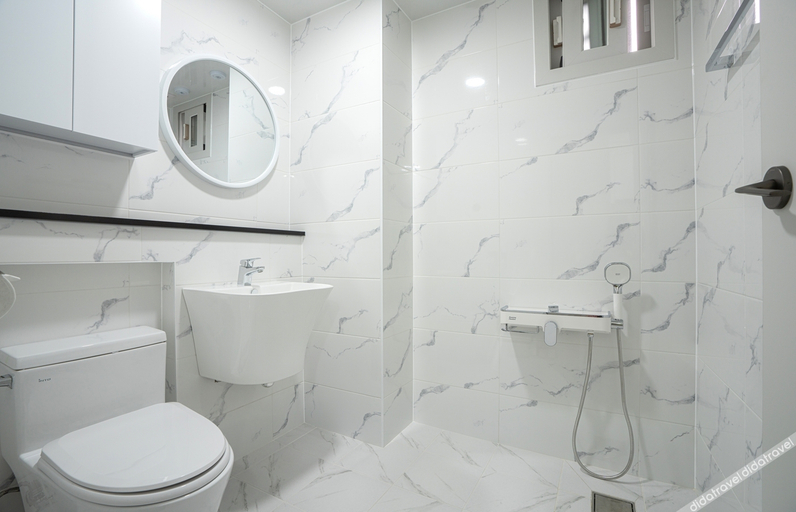 Bathroom 3, Seomoon Residence Hotel, Jeju