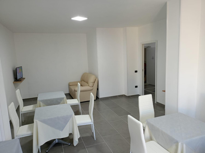 Others 5, bed and breakfastEuropa, Salerno