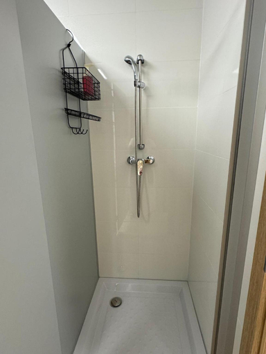 Bathroom 2, Hostel Żurawia, Warsaw