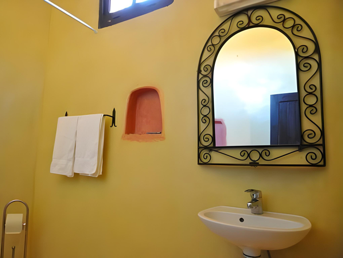 Bathroom, Kasbah Ait Benhadda, Ouarzazate