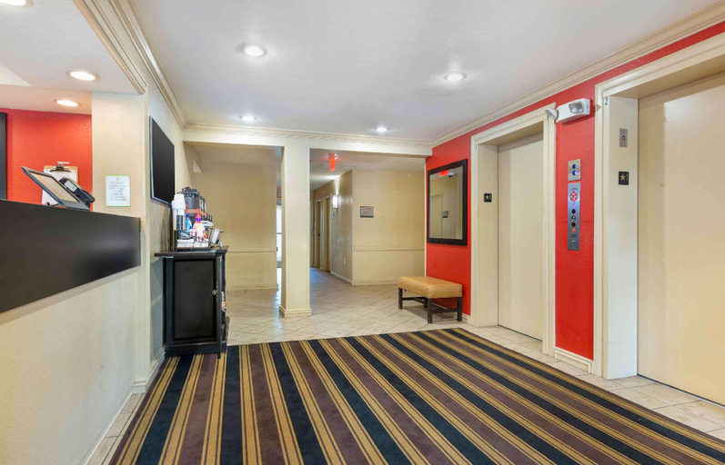 Public Area 2, Extended Stay America Suites Newark Woodbridge, Middlesex