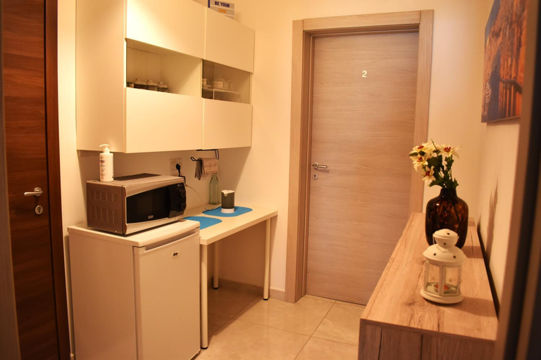 Others 2, Targura Lodging