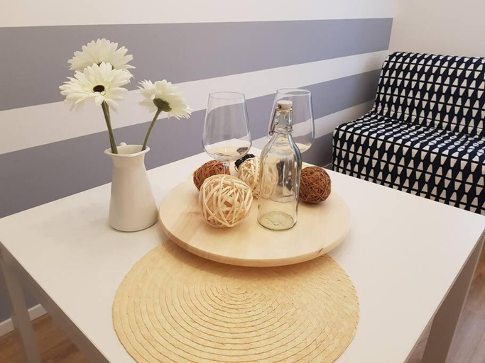 Others 2, Bsuites trieste in centro storico con wifi, Padua