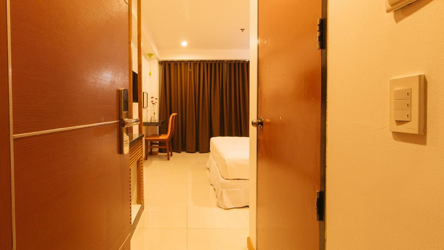 Bathroom 18