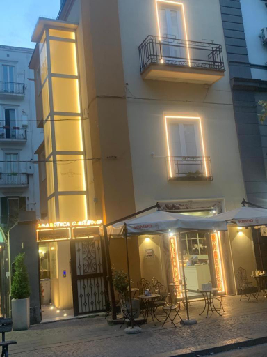 Others 5, Guest House Regina Carolina, Napoli