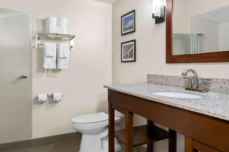 Bathroom 16