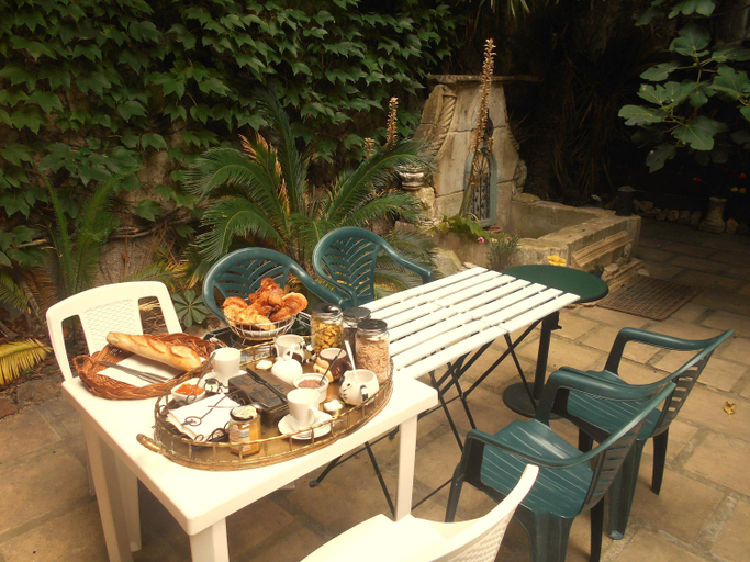 Food & Drinks 4, Chateau-donjon du XIe siecle Logis de La Meschaussee, Aude