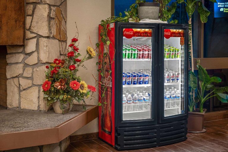 Food & Drinks 5, Days Inn by Wyndham Klamath Falls, Klamath