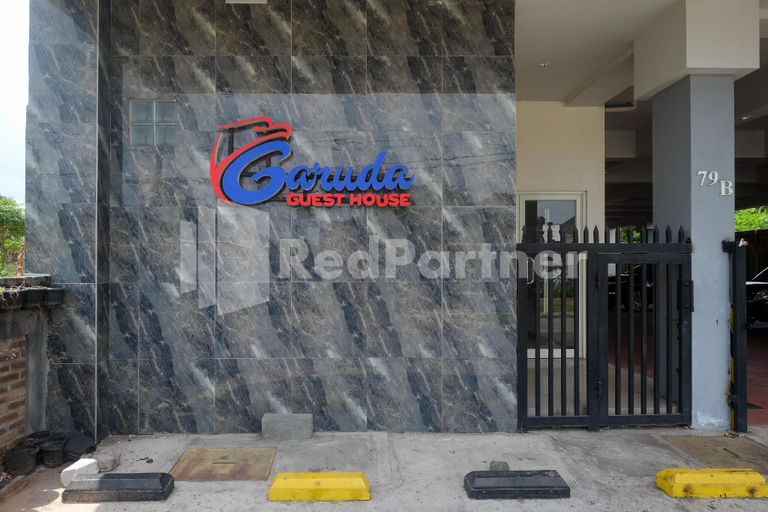 Exterior & Views 2, Garuda Guesthouse Yogyakarta RedPartner, Sleman
