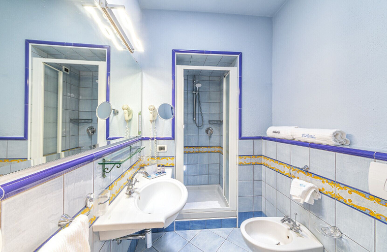 Bathroom 5, Hotel Terme Tritone Resort & Spa, Napoli