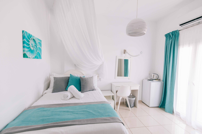 Bedroom 3, Kafieris View Hotel - Adults Only, South Aegean