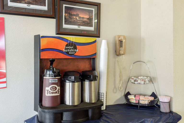 Food & Drinks 4, Econo Lodge Luverne I-90, Rock