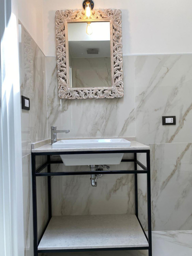 Others 5, Il Timone B&B, Lecce