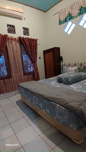 Others 4, Rumah 4 kamar w/150 Mbps & Home Theater, Palembang
