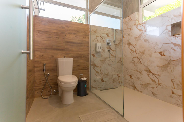 Bathroom 3, Ravana Heights, Ella