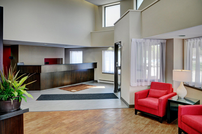 Public Area 2, Comfort Inn West, Division No. 11