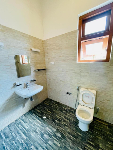 Bathroom 3, The Kandyan Legends, K.F.G. & G. Korale
