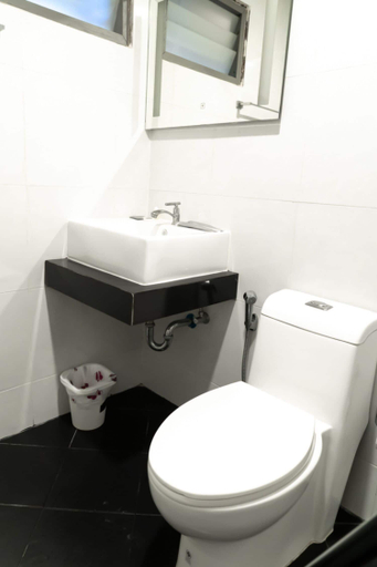 Bathroom 4, Kinza Don Mueang Airport, Don Muang