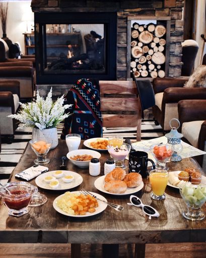 Food & Drinks 5, 1872 Inn - Adults Exclusive, Gallatin