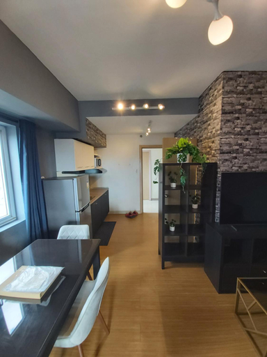 Dining Room 10