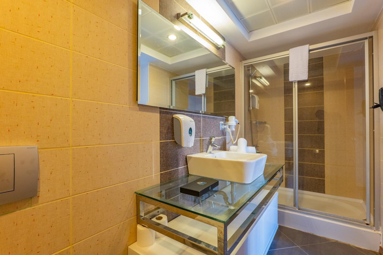 Bathroom 5, Karya Family Resort – All inclusive, Menderes