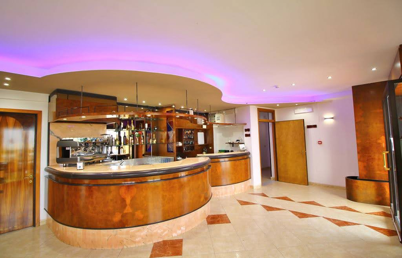 Food & Drinks 3, Alba Living Room, Foggia
