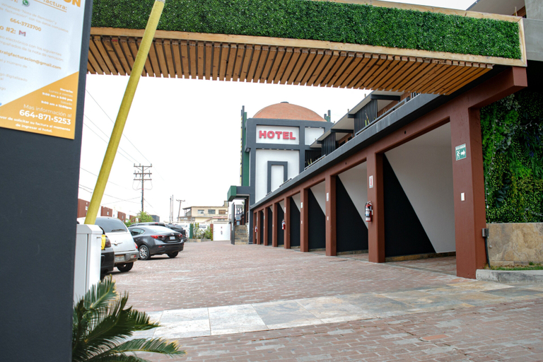 Others 5, Hotel Fiesta Rosarito, Tijuana
