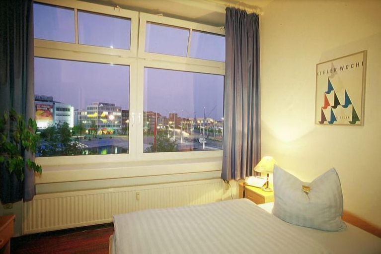 Bedroom 2, Hotel Am Schwedenkai Kiel, Kiel